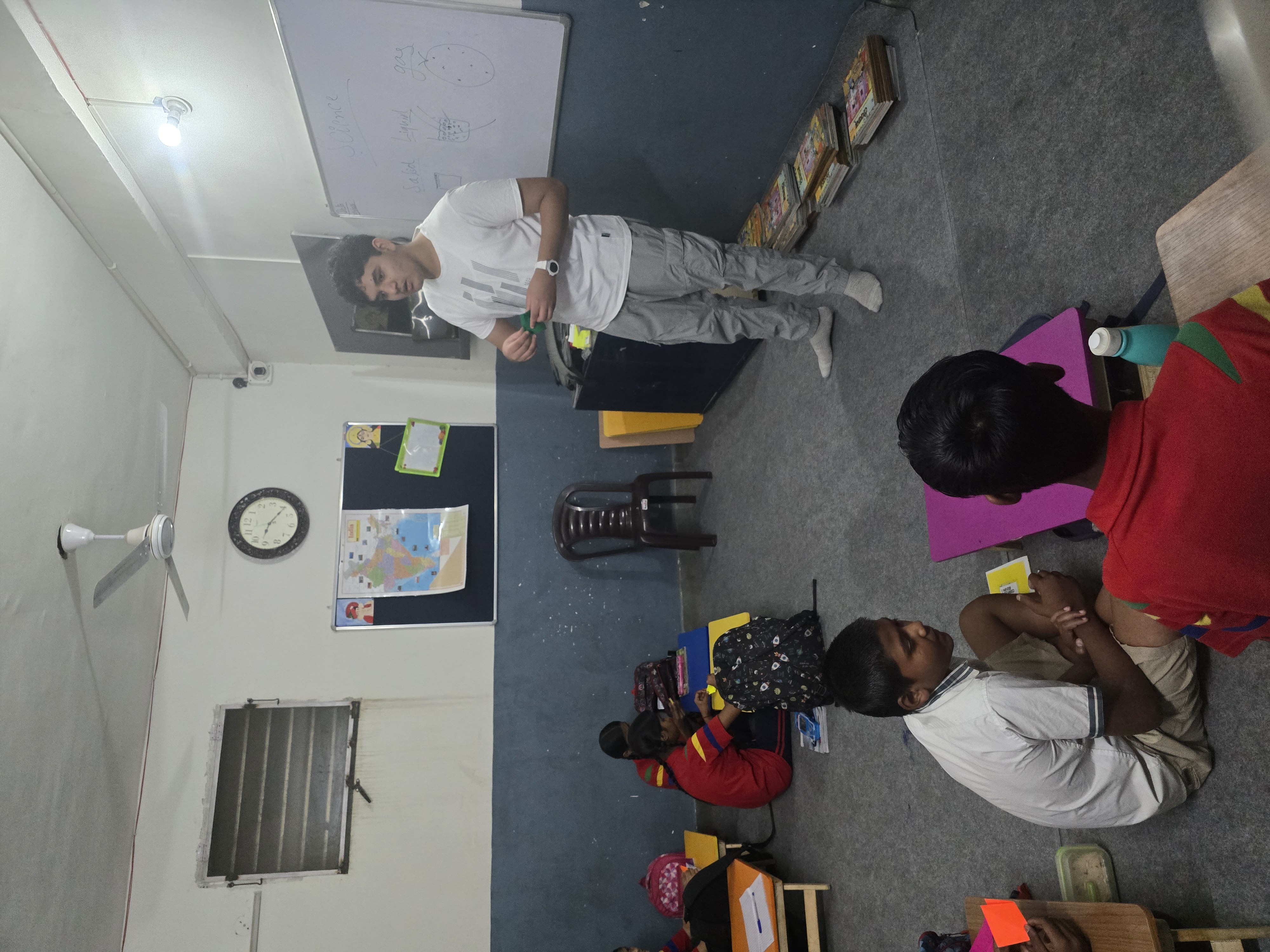 Teaching states of matter through origami at an MCD school workshop